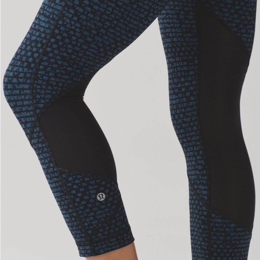 Lululemon Pace Rival Crop (19")
Shatter Weave Desert Teal Alberta Lake / Black - Picture 7 of 8